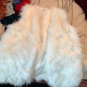 Time and tru faux fur vest size 8-10